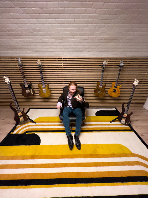 Quentin De Leeuw - Co-fondateur et chef d'atelier de la marque de lutherie française De Leeuw Guitars. Guitare Made in France - Guitar à manche traversant Made in France