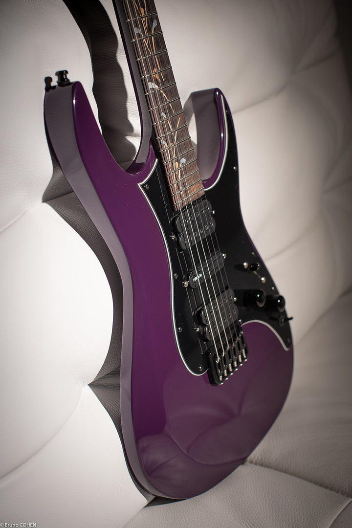 Superstrat_purple_life_custom_shop_front_side_De_Leeuw_Guitars_Paris_Made_in_France_Luthier_Guitar_Maker_France_Neck_Through_Manche_Traversant