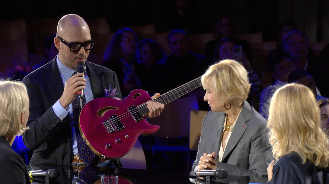 David Schwarz invité par We Are Paris à France is a Creative Land, le 5 novembre 2025 à Lille. De Leeuw Guitars, guitare artisanat d'art. Soft Power International