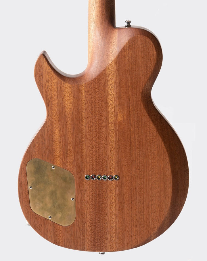 SC_Burly_Maple_back_close_up_De_Leeuw_Guitars_Paris_Made_in_France_Luthier_Guitar_Maker_France_Neck_Through_Manche_Traversant