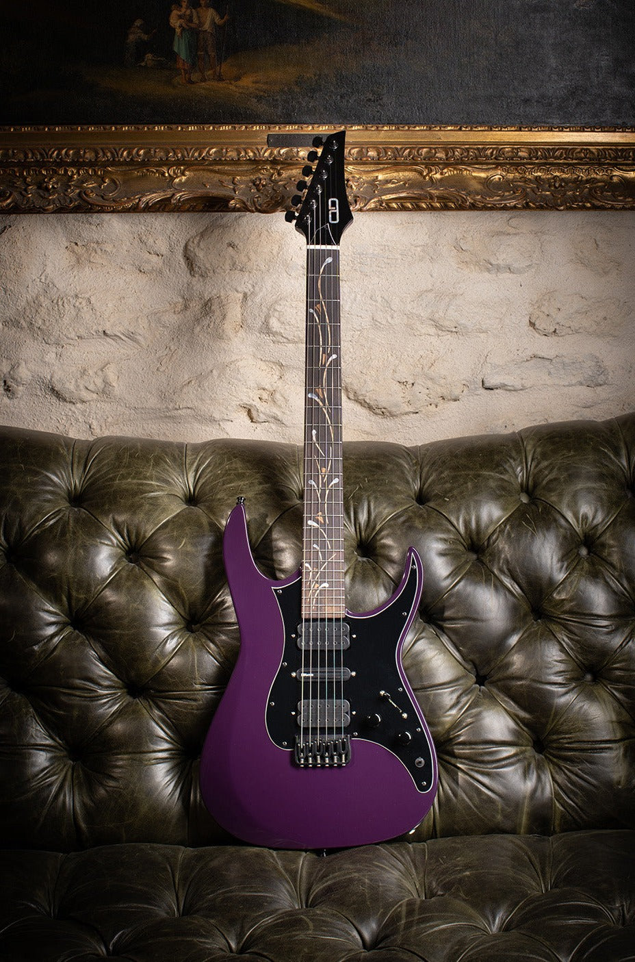 Superstrat_purple_life_custom_shop_front_details_De_Leeuw_Guitars_Paris_Made_in_France_Luthier_Guitar_Maker_France_Neck_Through_Manche_Traversant
