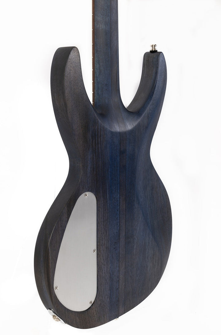 MV4_deep_blue_bass_back_side_close_up_De_Leeuw_Guitars_Paris_Made_in_France_Luthier_Guitar_Maker_France_Neck_Through_Manche_Traversant