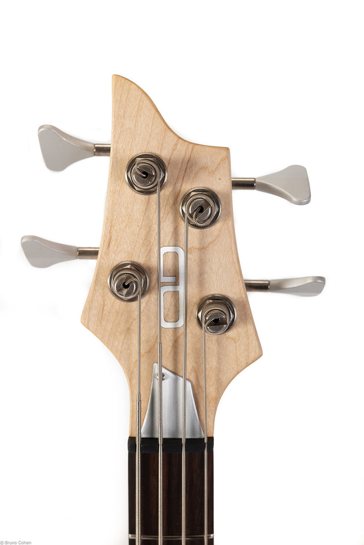 MV4_Wenge_Natural_bass_front_head_close_up_De_Leeuw_Guitars_Paris_Made_in_France_Luthier_Guitar_Maker_France_Neck_Through_Manche_Traversant