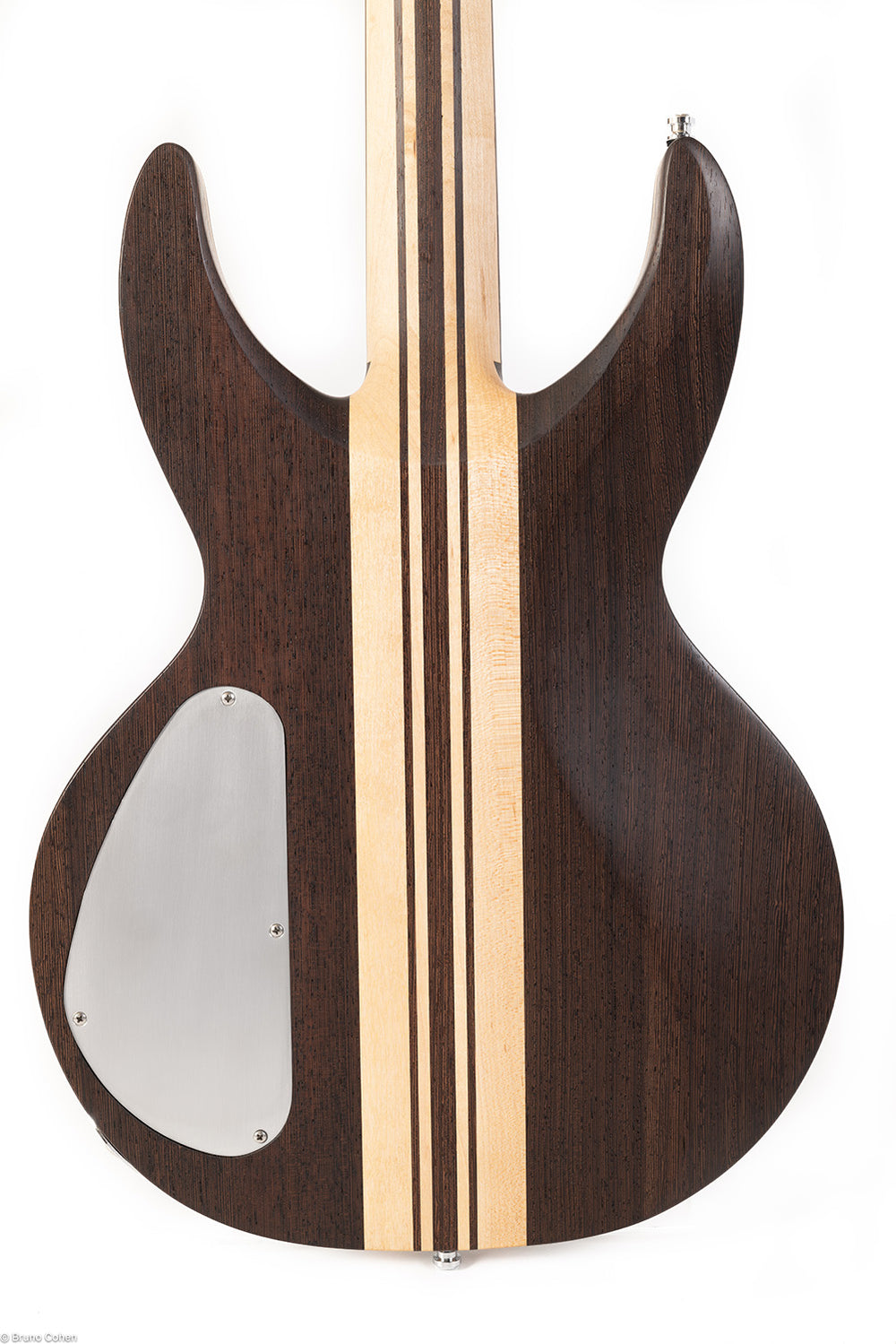 MV4_Wenge_Natural_bass_back_close_up_De_Leeuw_Guitars_Paris_Made_in_France_Luthier_Guitar_Maker_France_Neck_Through_Manche_Traversant