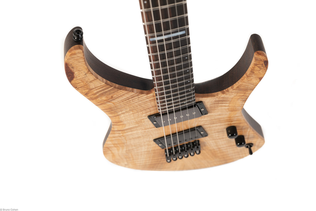 MS6_multi_scale_custom_shop_front_details_De_Leeuw_Guitars_Paris_Made_in_France_Luthier_Guitar_Maker_France_Neck_Through_Manche_Traversant