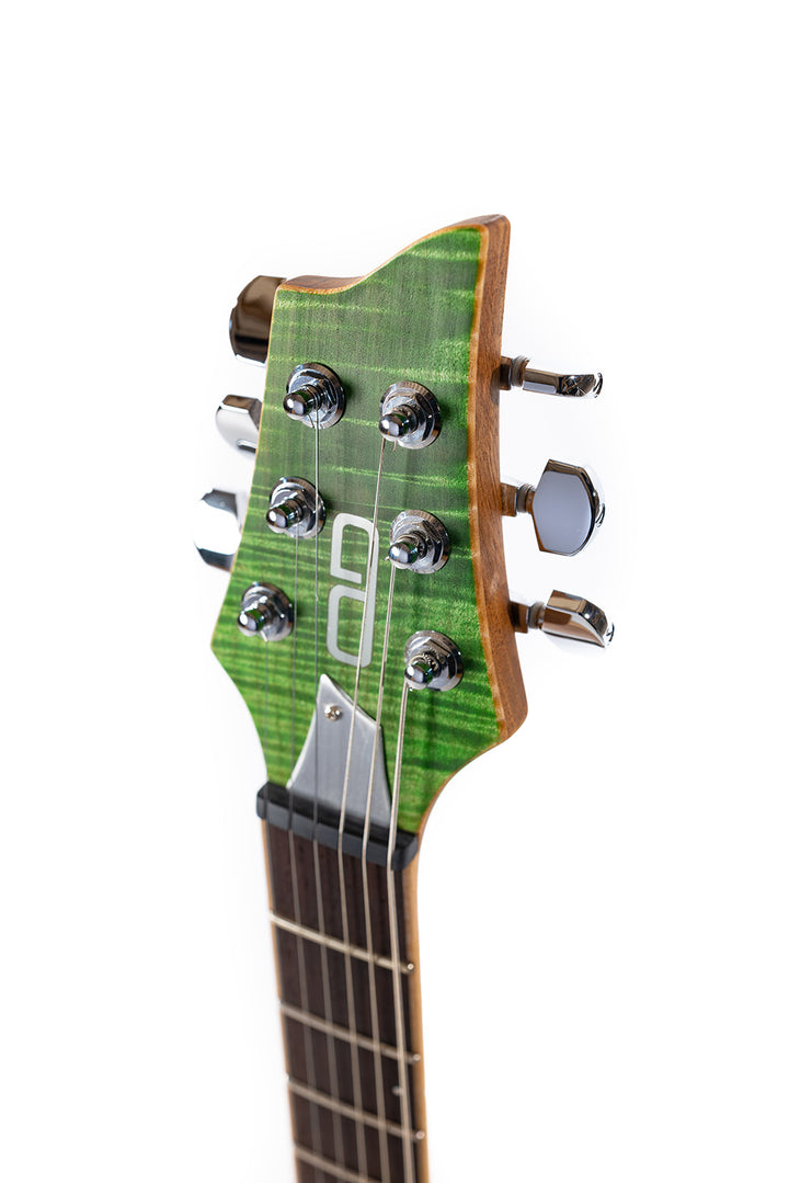 SC_Walnut_Maple_Green_Iguana_Front_head_side_Close_Up_De_Leeuw_Guitars_Paris_Made_in_France_Luthier_Guitar_Maker_France_Neck_Through_Manche_Traversant