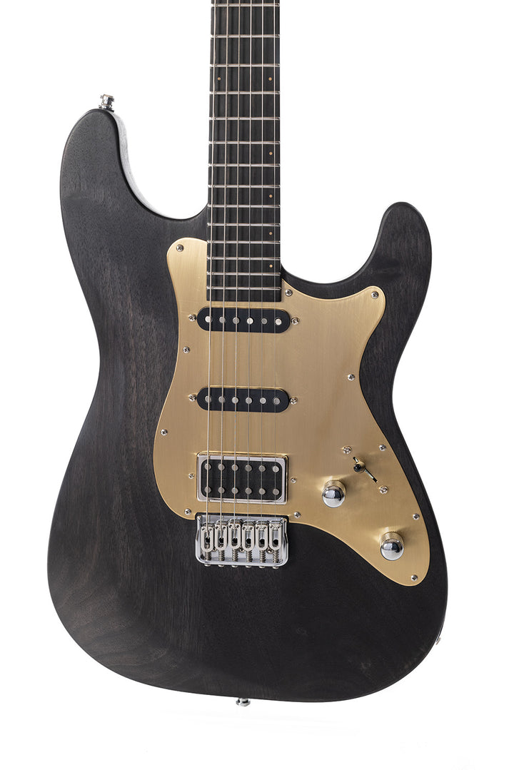 ST_Full_Walnut_Black_Bird_Front_close_up_De_Leeuw_Guitars_Paris_Made_in_France_Luthier_Guitar_Maker_France_Neck_Through_Manche_Traversant
