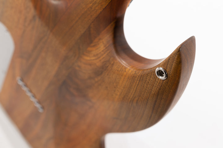 SY_Walnut_Maple_Heart_of_Gold_Back_side_details_De_Leeuw_Guitars_Paris_Made_in_France_Luthier_Guitar_Maker_France_Neck_Through_Manche_Traversant