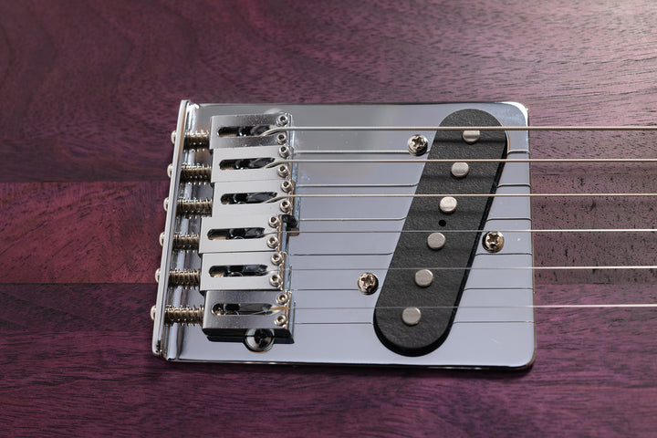 TC_Walnut_Lavender_fields_of_Provence_front_details_close_up_De_Leeuw_Guitars_Paris_Made_in_France_Luthier_Guitar_Maker_France_Neck_Through_Manche_Traversant