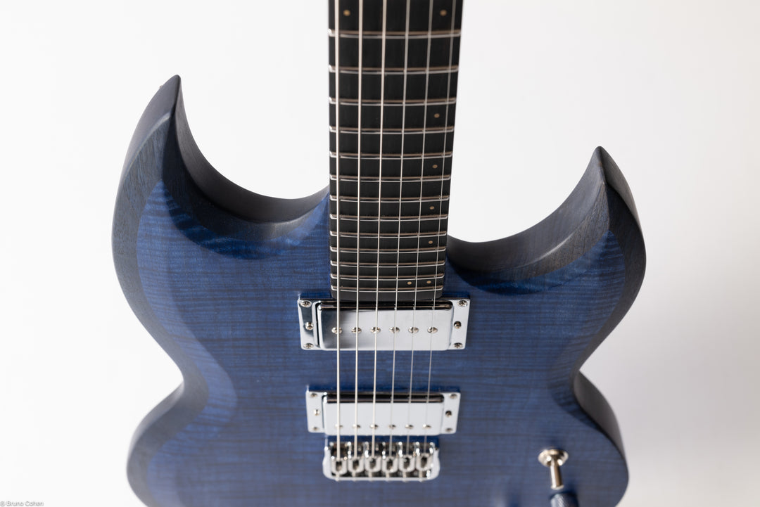 Détails de la SY Classy Deep Blue - Guitare à manche traversant de la marque de lutherie française De Leeuw Guitars. Guitare Made in France - Guitar Made in France