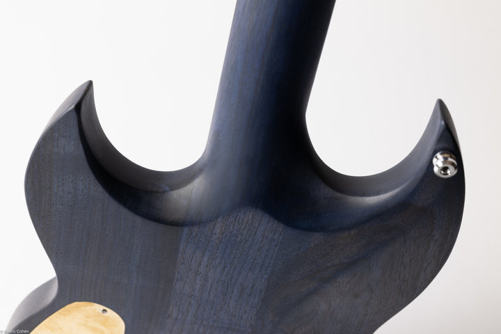 Détails de la SY Classy Deep Blue - Guitare à manche traversant de la marque de lutherie française De Leeuw Guitars. Guitare Made in France - Guitar Made in France