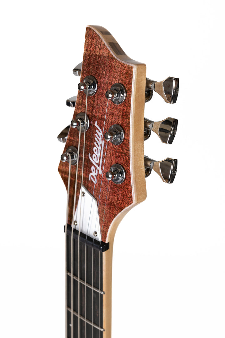 Nina_Guitar_Chocolate_Glossy_Varnish_Close_Up_Head_Side_1_De_Leeuw_Guitars_Paris_Made_in_France_Luthier_Guitar_Maker_France_Neck_Through_Manche_Traversant