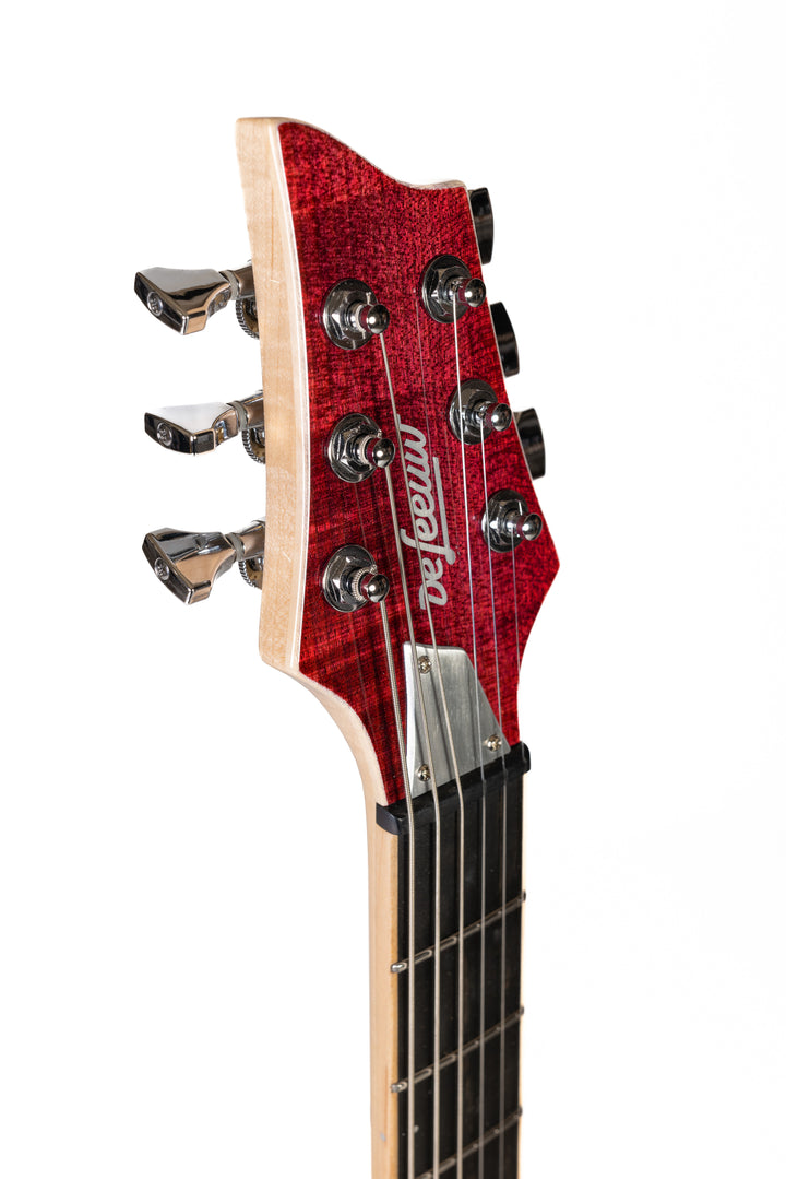    Nina_Guitar_French_Strawberry_Glossy_Varnish_Close_up_Head_Side_2_De_Leeuw_Guitars_Paris_Made_in_France_Luthier_Guitar_Maker_France_Neck_Through_Manche_Traversant