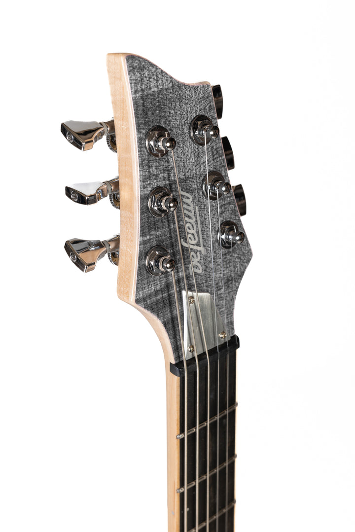 Nina_Guitar_Parisian_Gray_Glossy_Varnish_Close_up_Head_Side_2_De_Leeuw_Guitars_Paris_Made_in_France_Luthier_Guitar_Maker_France_Neck_Through_Manche_Traversant